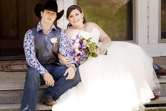 Country Wedding at The Cattle Barn with  Broc & Renee by Cle Elum Wedding Photographer Hailey Haberman Photo of bride and groom on front porch steps