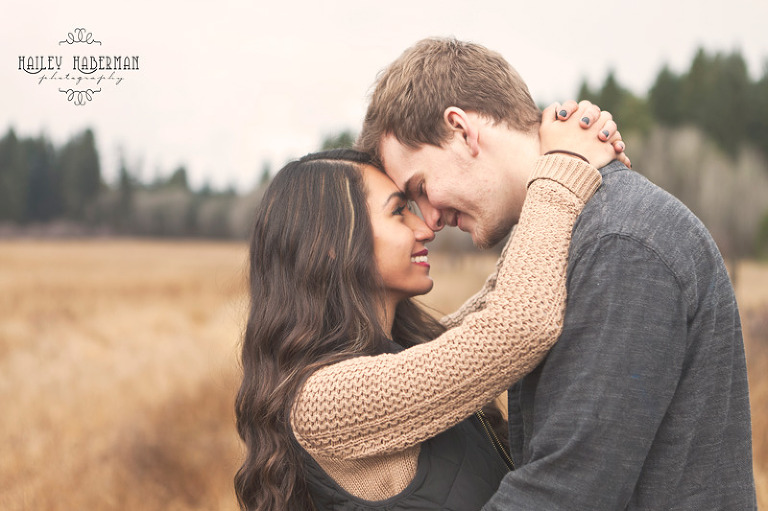 Beautiful Winter Engagement session in Suncadia Resort, Cle Elum WA by lifestyle photographer Hailey Haberman, serving Ellensburg and surrounding areas, couple hugging 