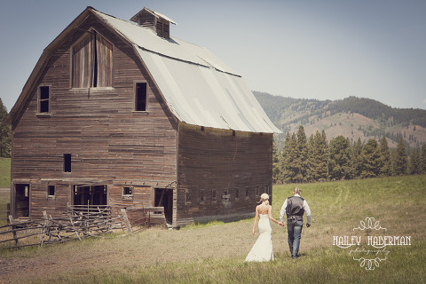 bride and groom at Country Wedding, Jimmy & Casi, Hailey Haberman Photography, McIntosh Barn & Burke Barn in Ellensburg, WA