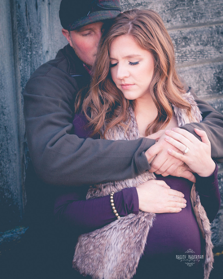 Cozy Winter Maternity  Sara Ellensburg, WA photo of parents snuggling together 