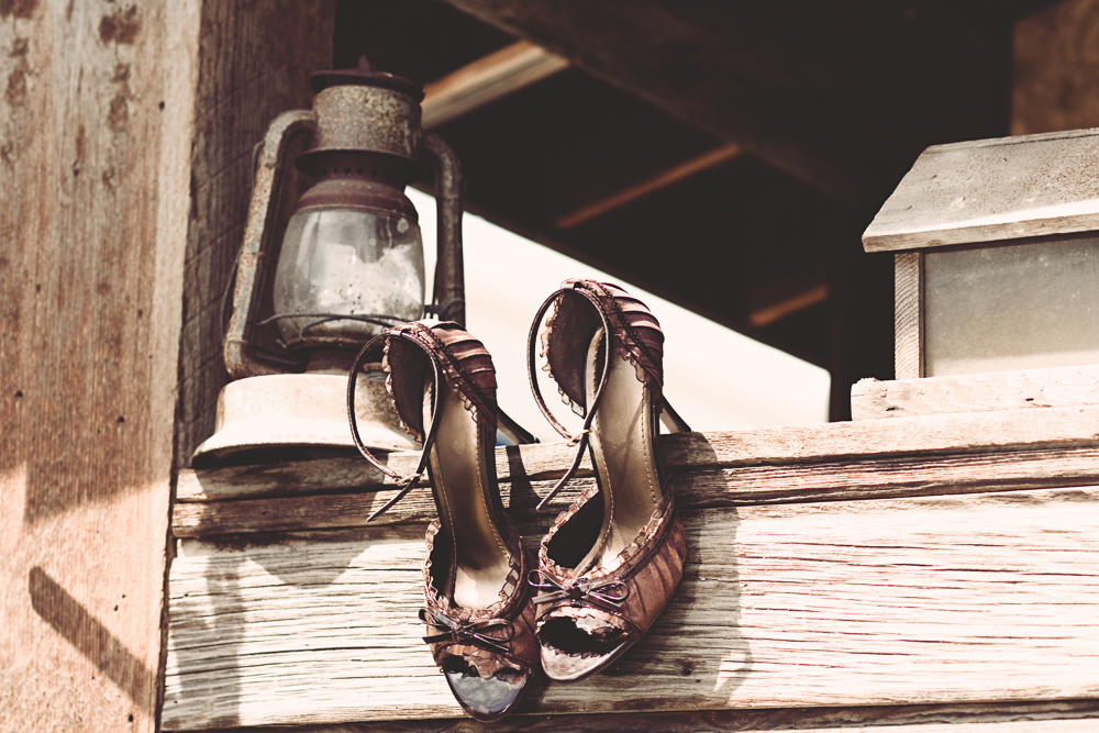 brides shoes at rustic cle elum wedding - Hailey Haberman Photography 