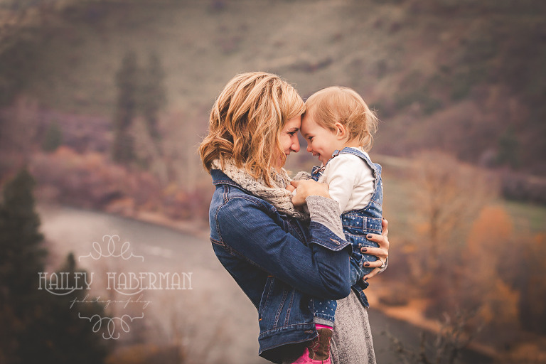 rustic thorp fall family Ellensburg Lifestyle Photographer