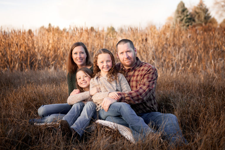 Fall Family Session with Mike & Renee by Ellensburg Lifestyle Photographer photo of family smiling