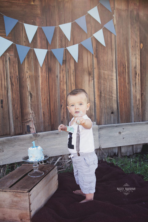 John Deere Baby Session Raylan Turns 1 Ellensburg Family Photographer Hailey Haberman baby smashing cake