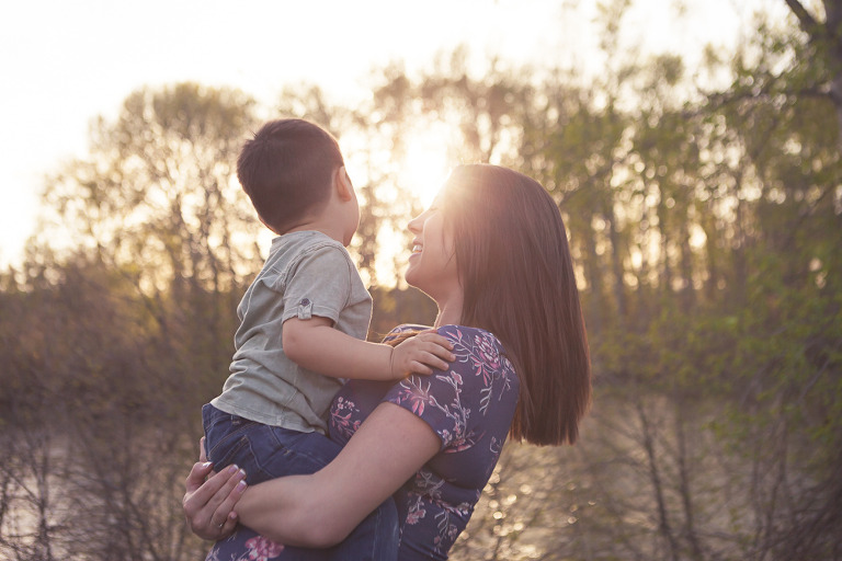 Spring Maternity Session with Alex and Connor by Hailey Haberman Lifestyle Photographer in Ellensburg WA