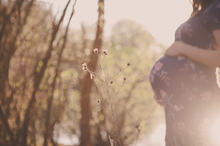 Spring Maternity Session with Alex and Connor by Hailey Haberman Lifestyle Photographer in Ellensburg WA