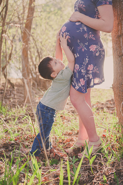 Spring Maternity Session with Alex and Connor by Hailey Haberman Lifestyle Photographer in Ellensburg WA